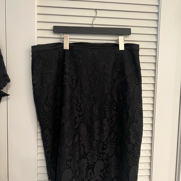 Wool street skirt and blouse - Picture 5 of 12